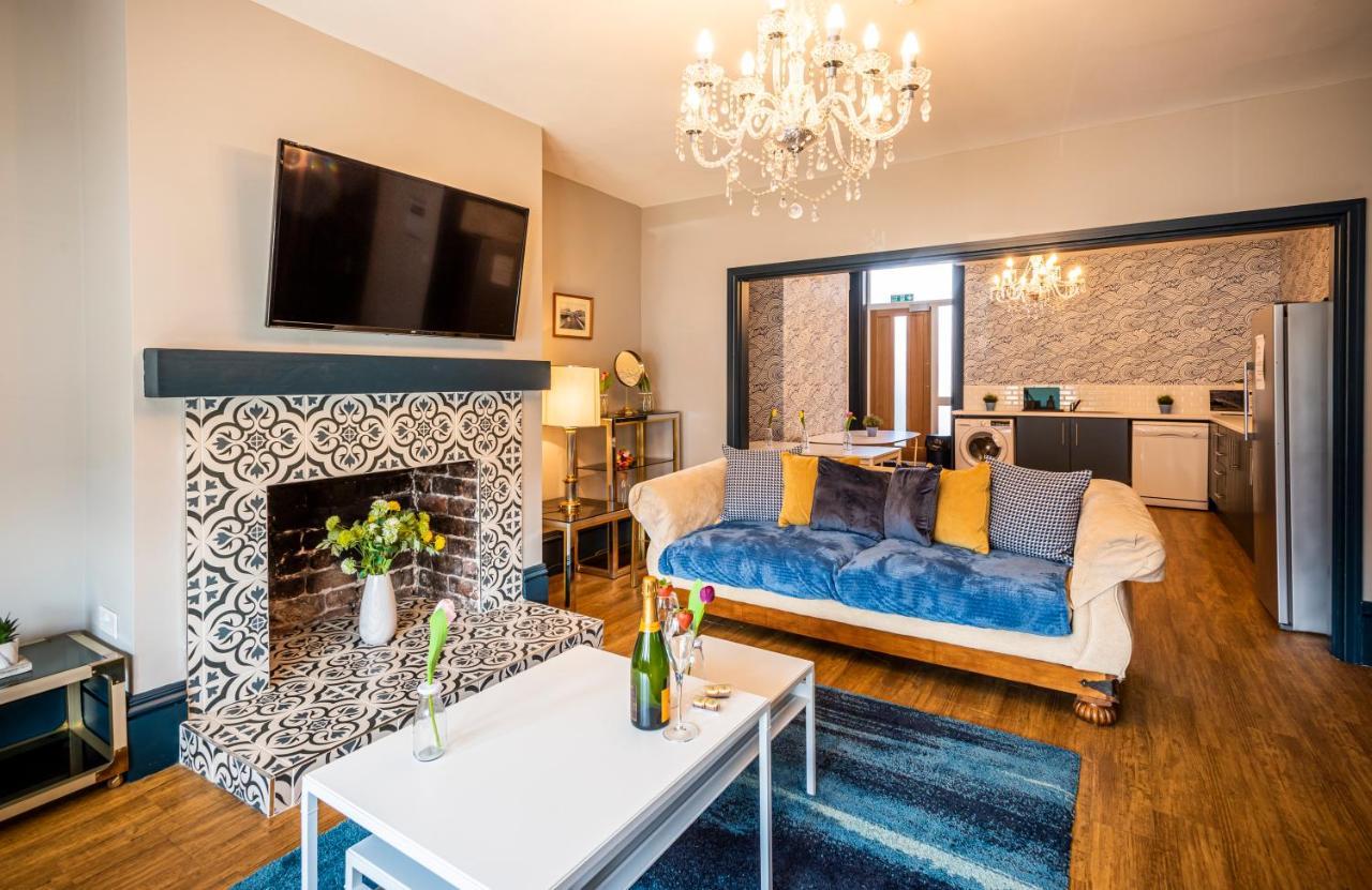 3 -Min Walk To Southport Pier & Beach Fast Wi-Fi & Perfect Getaway Exterior photo