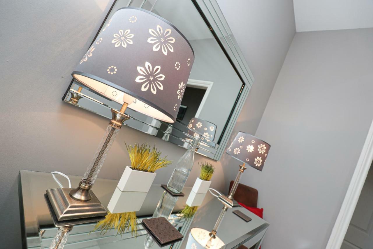 3 -Min Walk To Southport Pier & Beach Fast Wi-Fi & Perfect Getaway Exterior photo