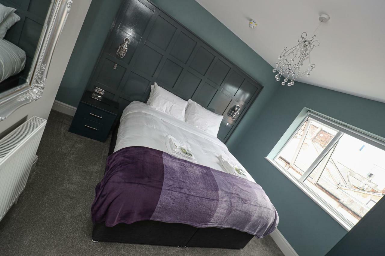 3 -Min Walk To Southport Pier & Beach Fast Wi-Fi & Perfect Getaway Room photo